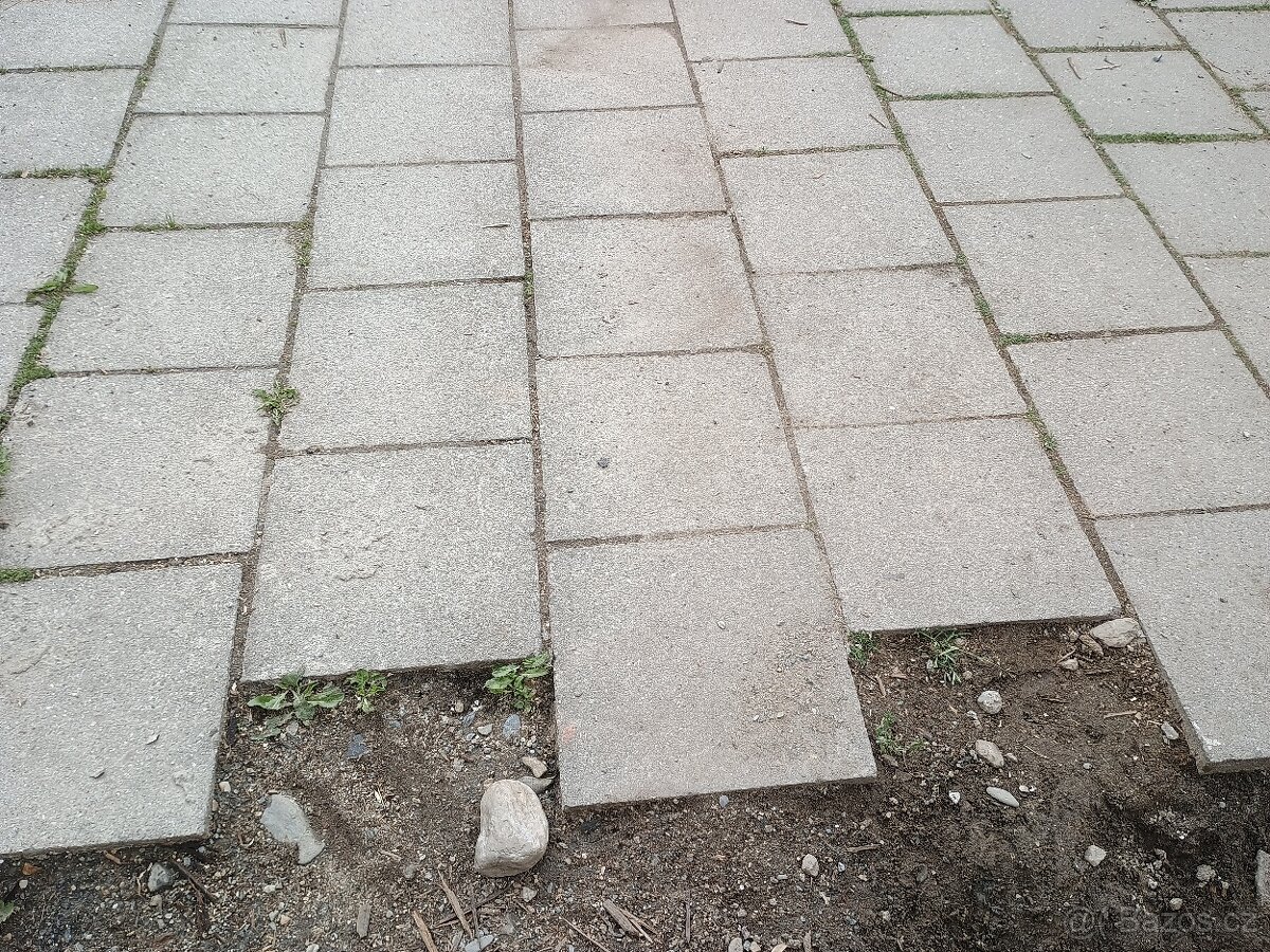 Betonová dlažba 30 x 30 x 4