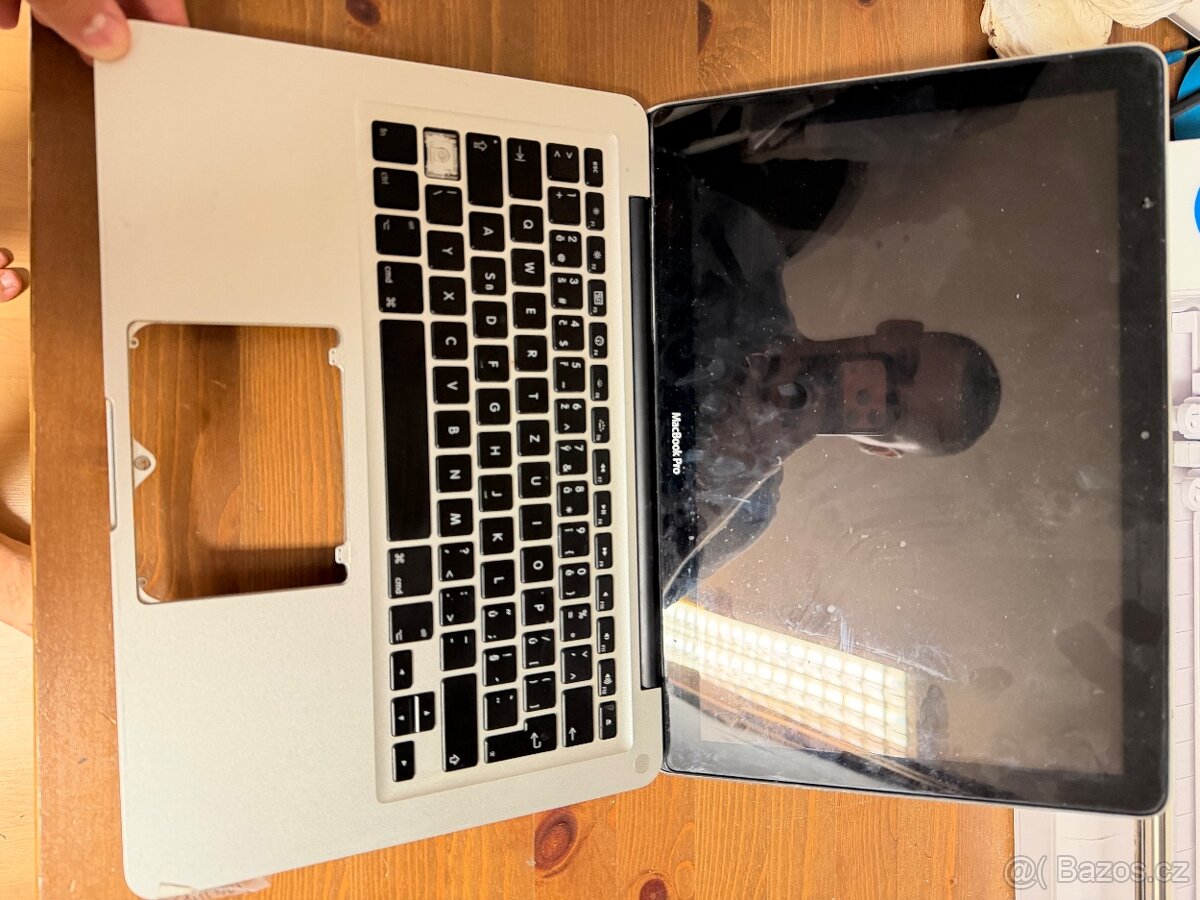 Prodám 6x macbook a 1x ipad na ND