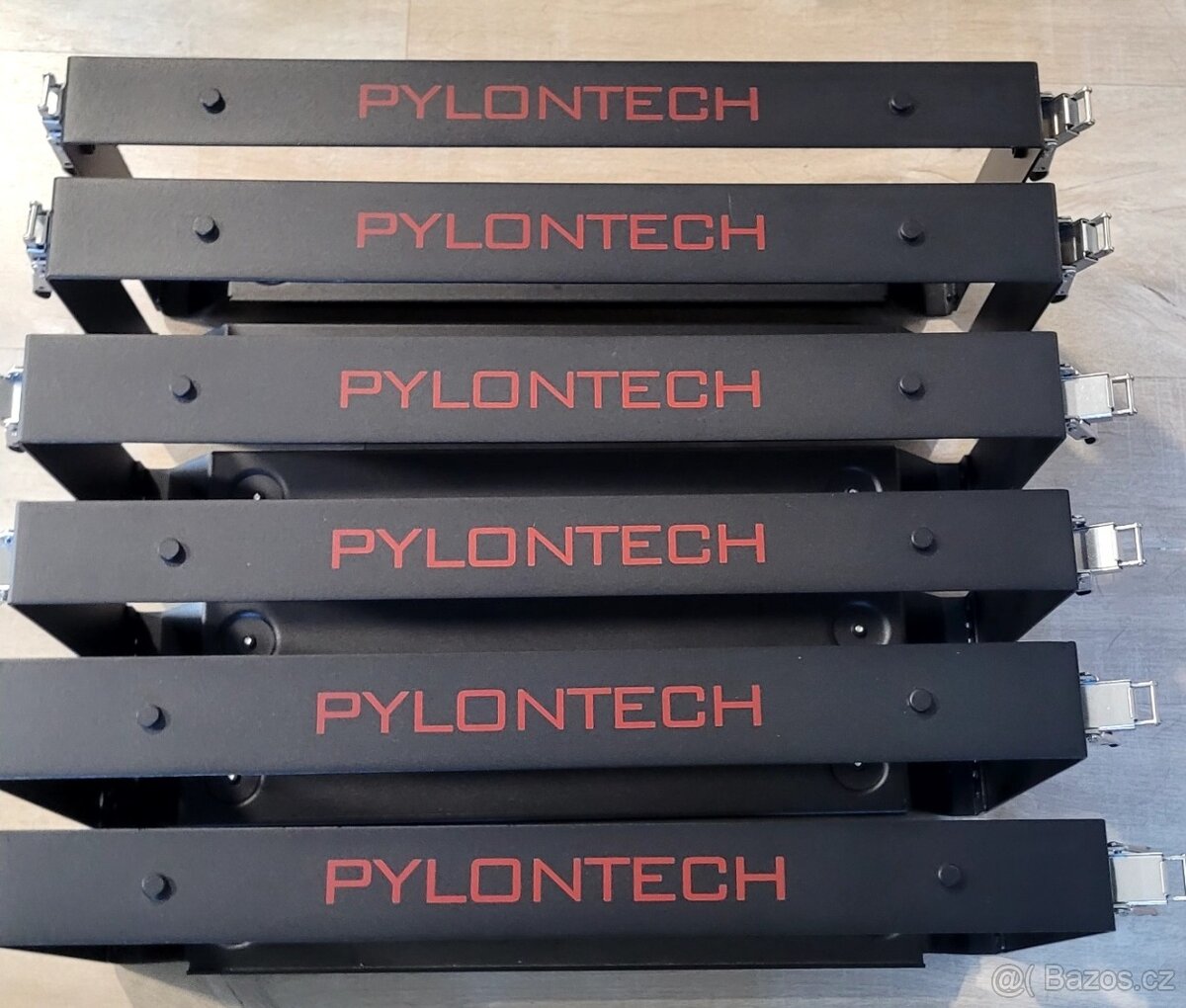 Rámeček na baterie Pylontech US5000