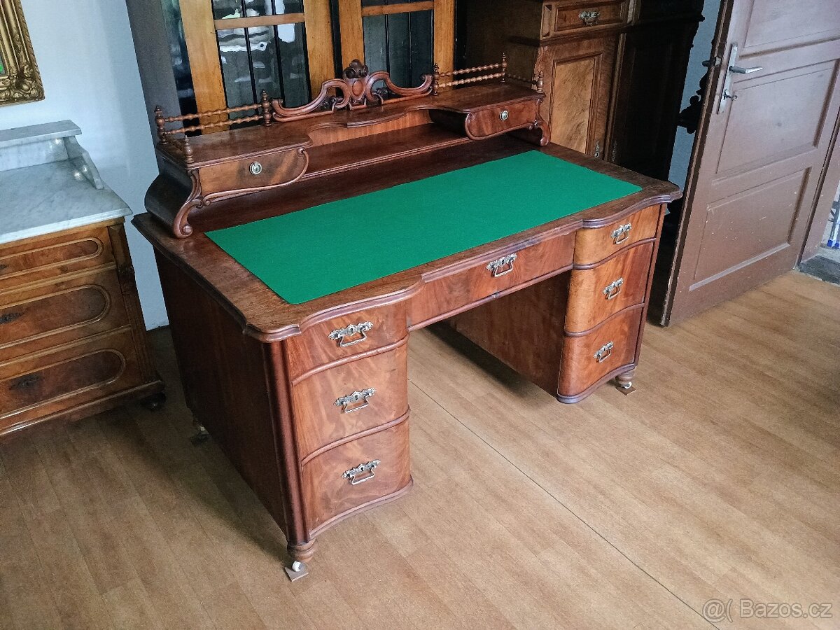 Psací stůl