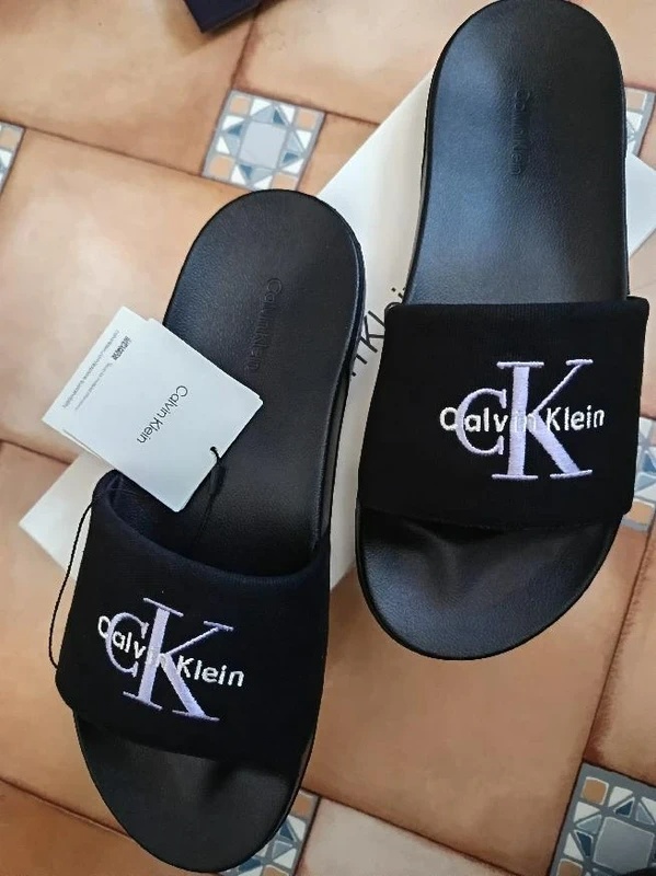 Nazouváky Calvin Klein