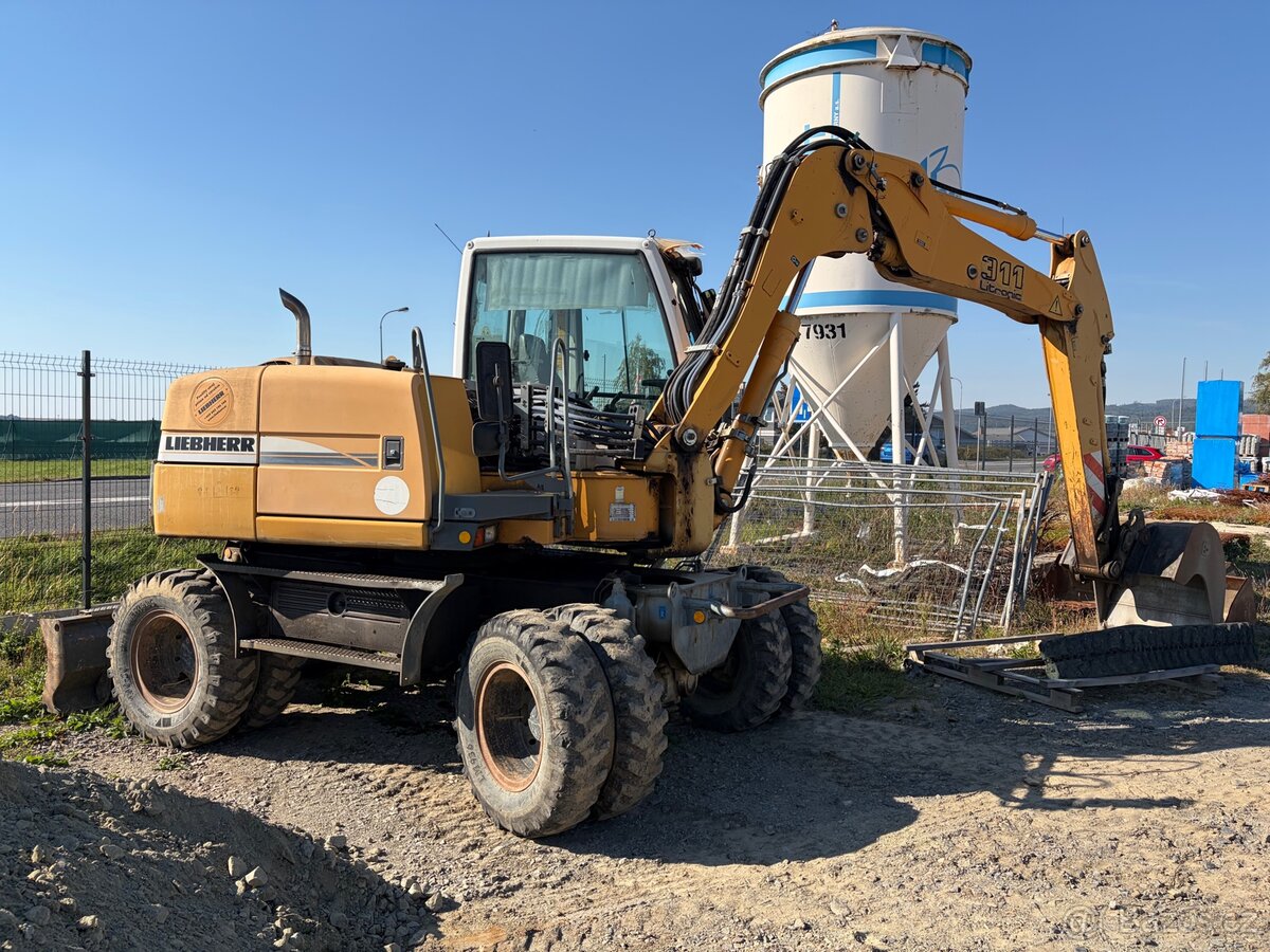 Liebherr A311