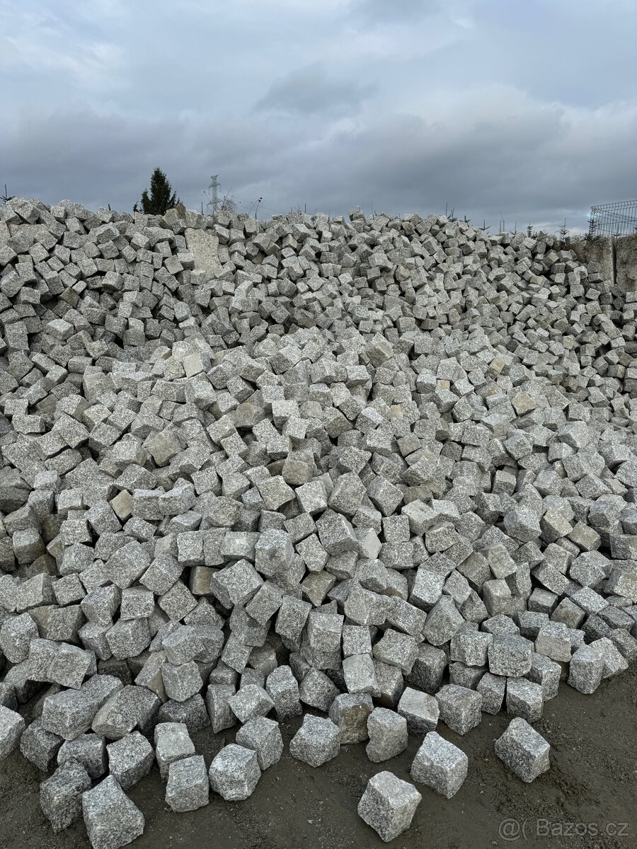 Žulové dlažební kostky 10x10