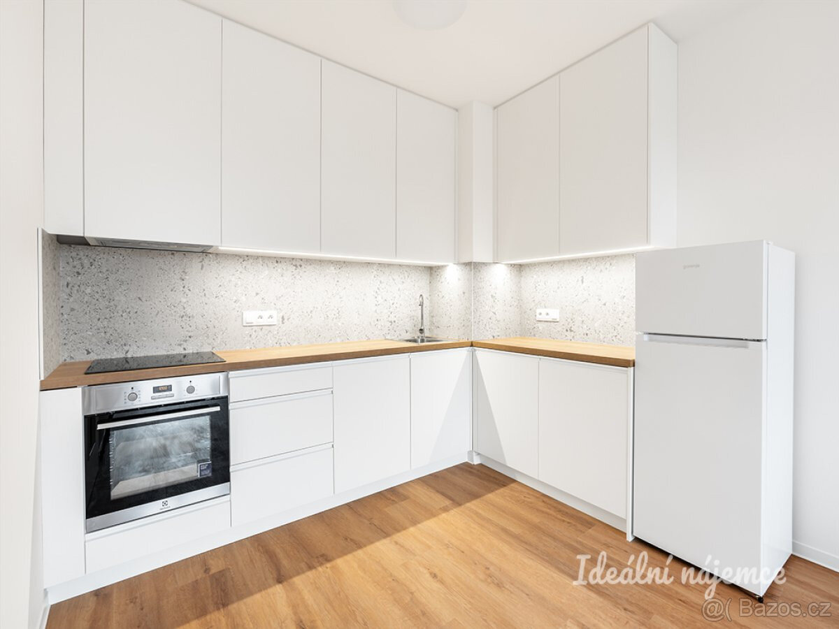 Pronájem bytu 2+kk, Na Větrníku, Břevnov, 21000Kč/měs, 54 m2