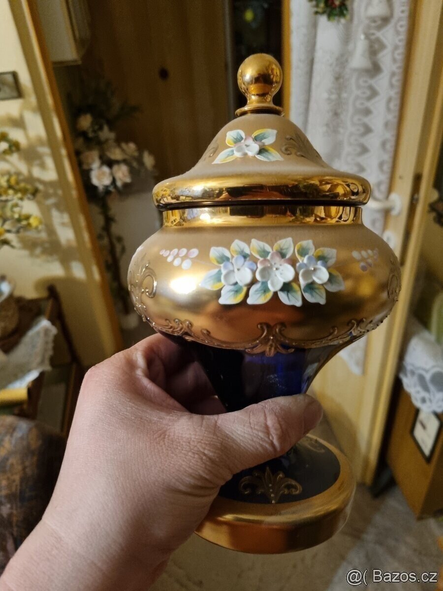 Starý porcelán