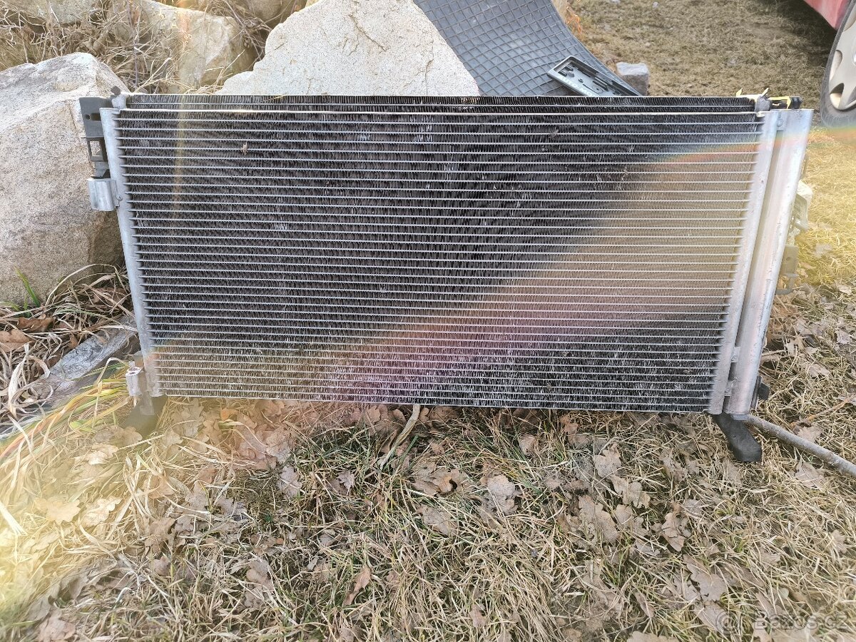 Chladič klimatizace a intercoler laguna III