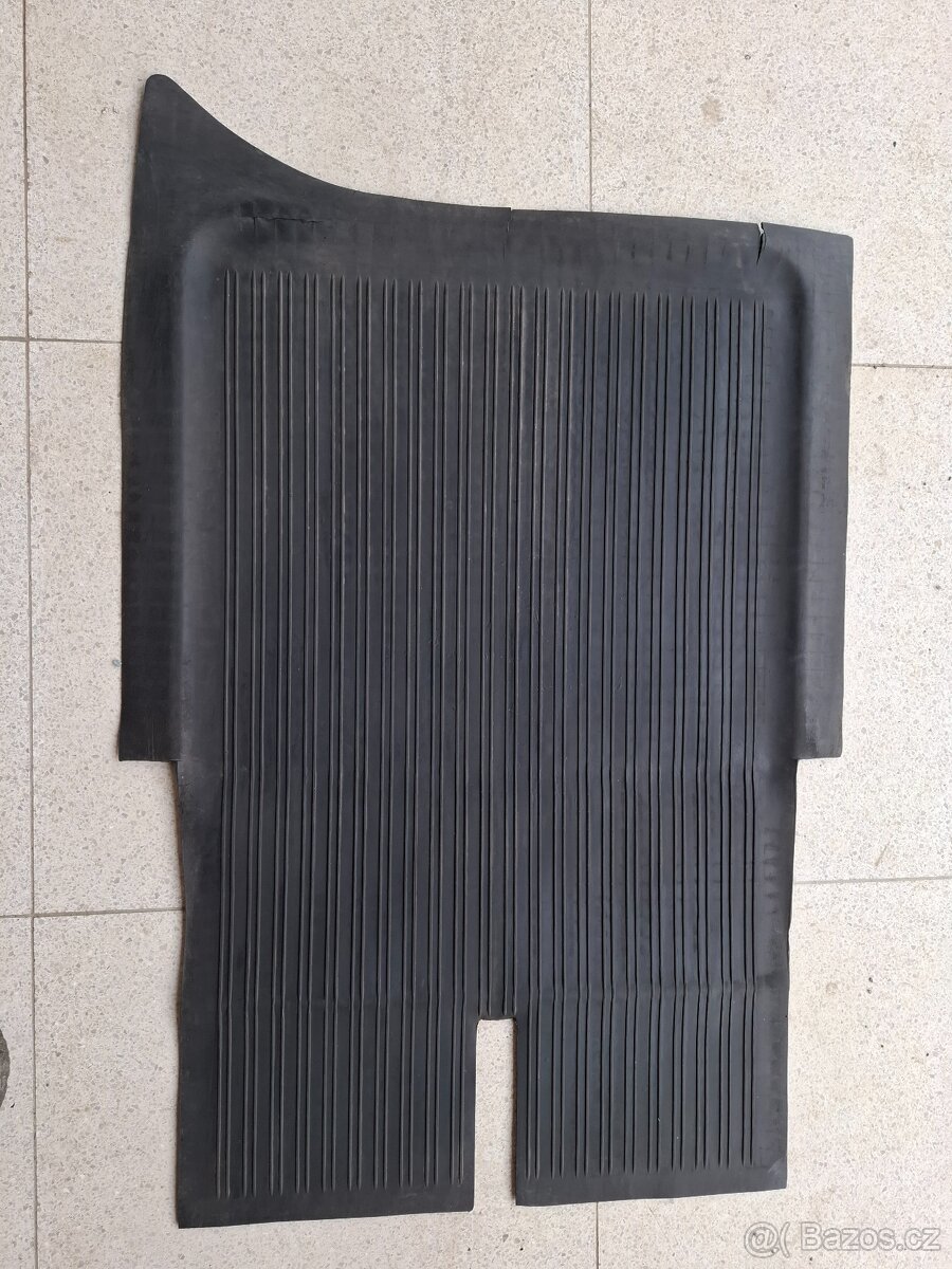 Koberec podlahy erko, škoda 1000mb