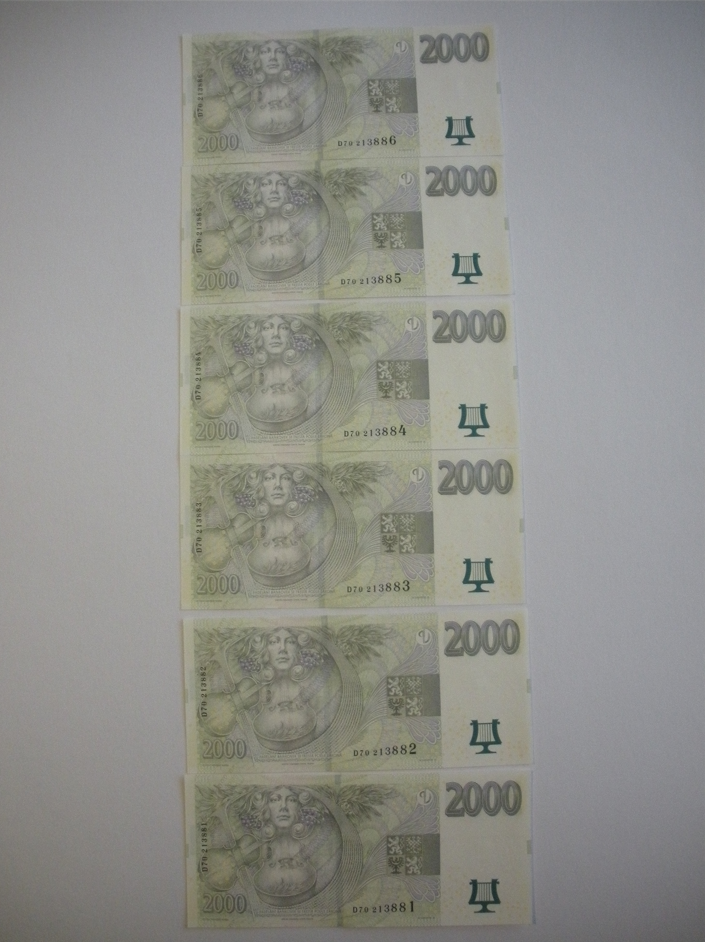 Bankovky 2000 Kč - Série D70
