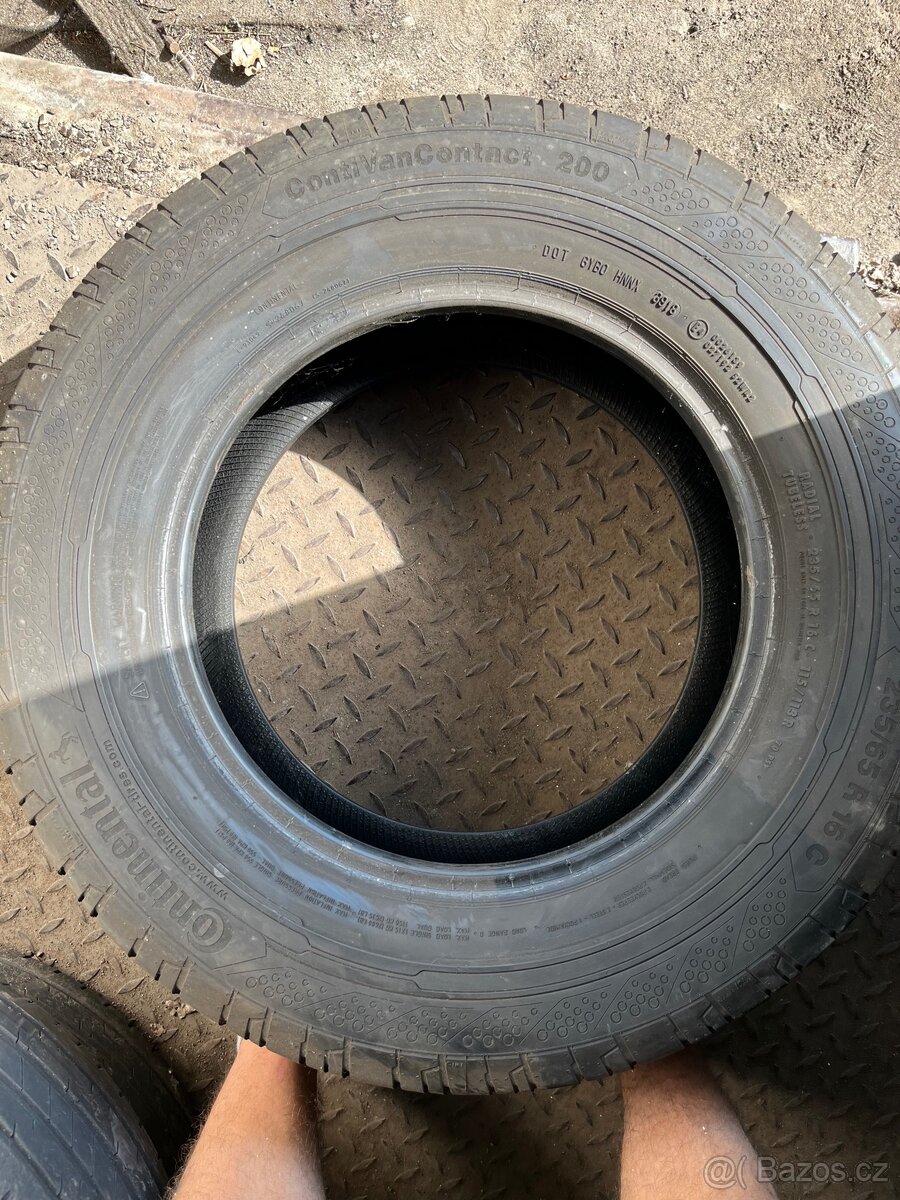 235/65R16C Continental