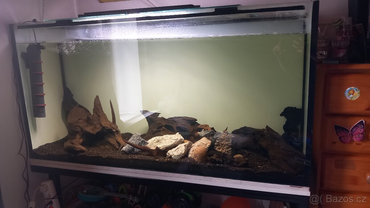 Vymenim 490l akvarium za menší