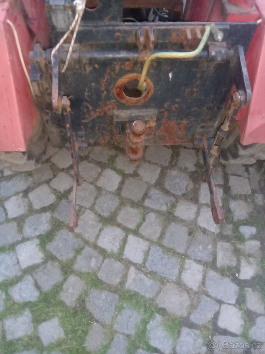 Málo traktor