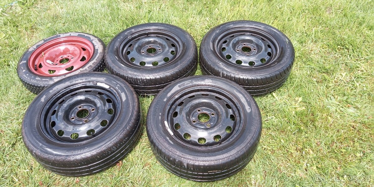 Kola Ford Mondeo MKI s pneu 195 / 60 R15 H