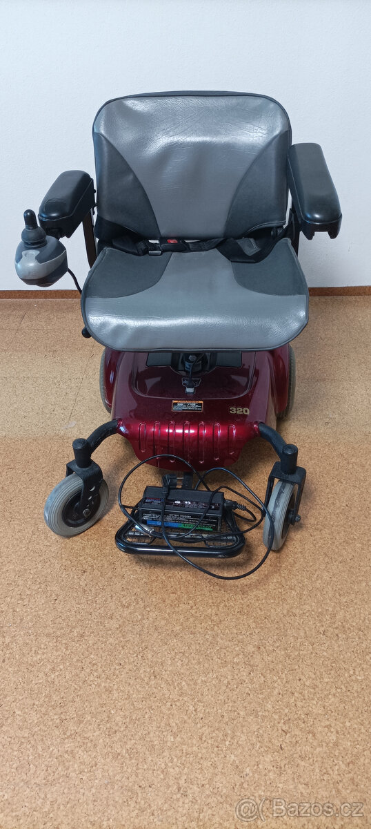 invalidní elektrický vozík