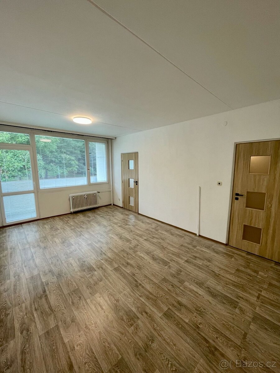 Pronájem bytu 1+1 s balkonem, Žatec
