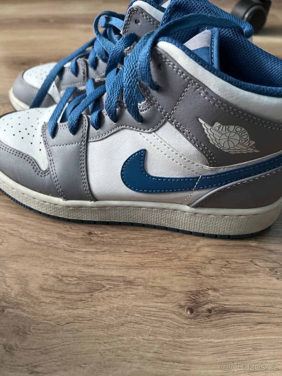 Boty nike AIR JORDAN 1 mid