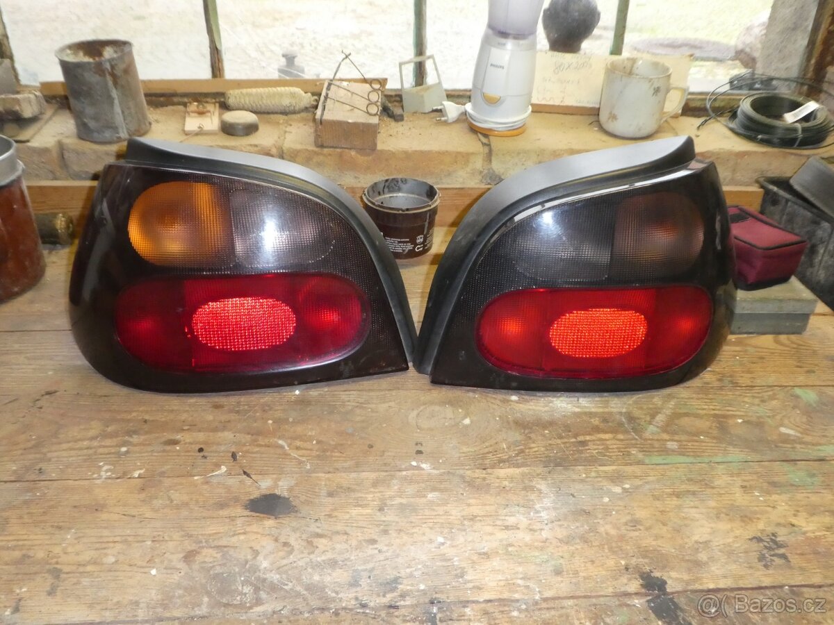 Renault Megane 1996 světla a kola