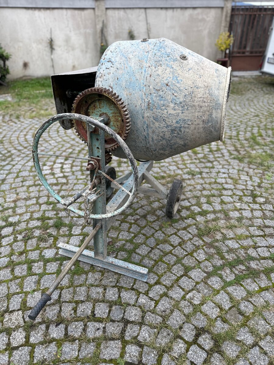 Stavební míchačka