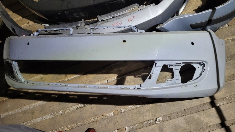 VW Golf VI. HB krátký - úplně nový orig nárazník v original