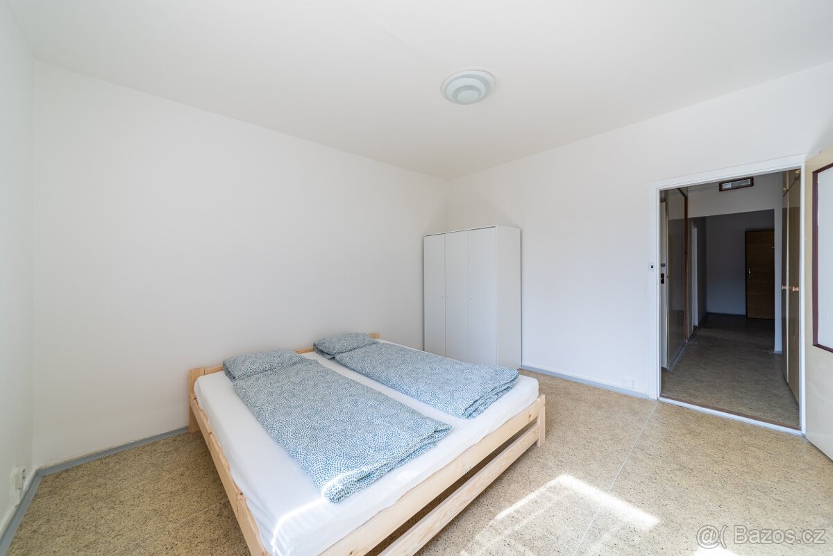 Prostorný pokoj pro pár nebo dvě dívky — Barrandov, Praha 5