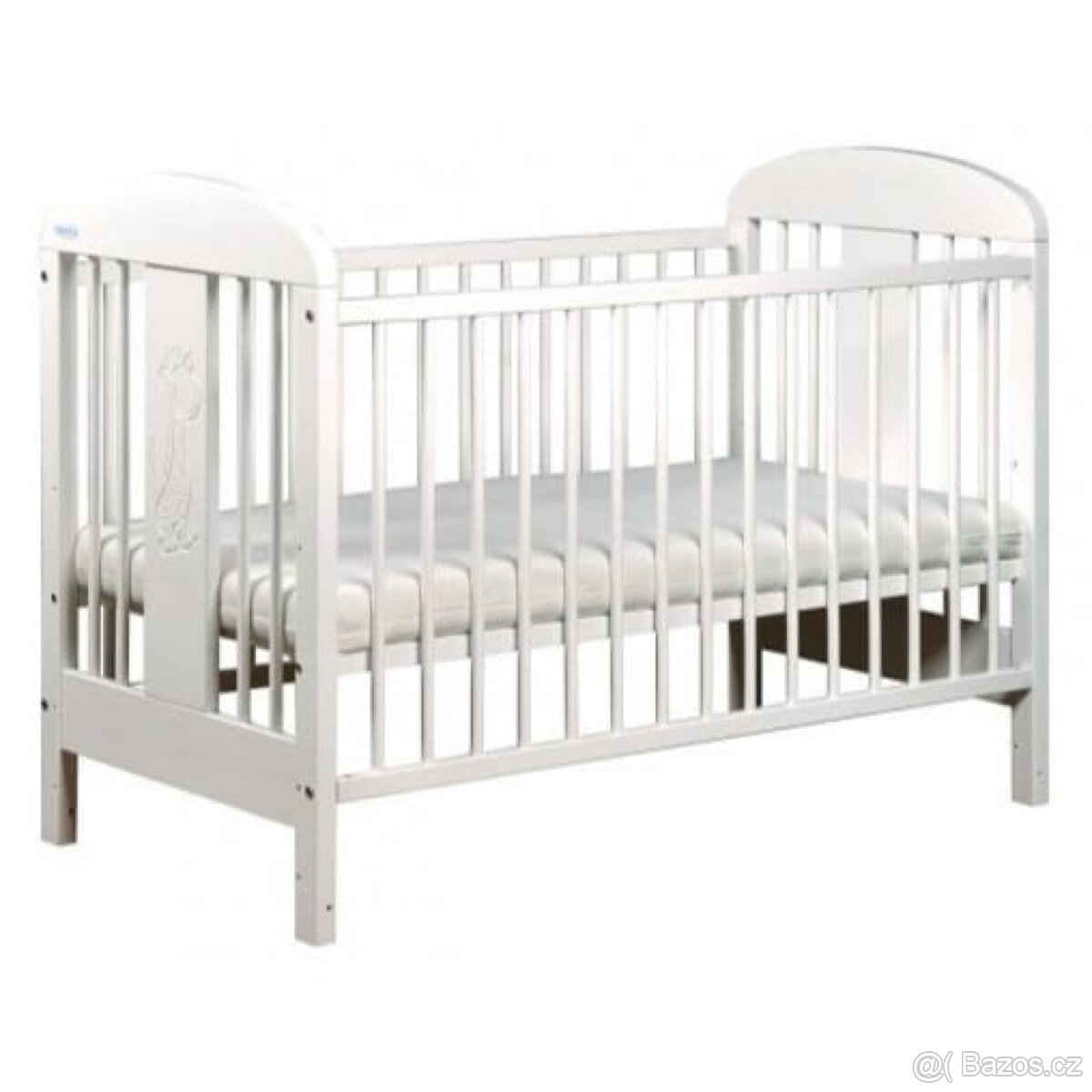 Dětská dřevěná postýlka se žirafou a matrace