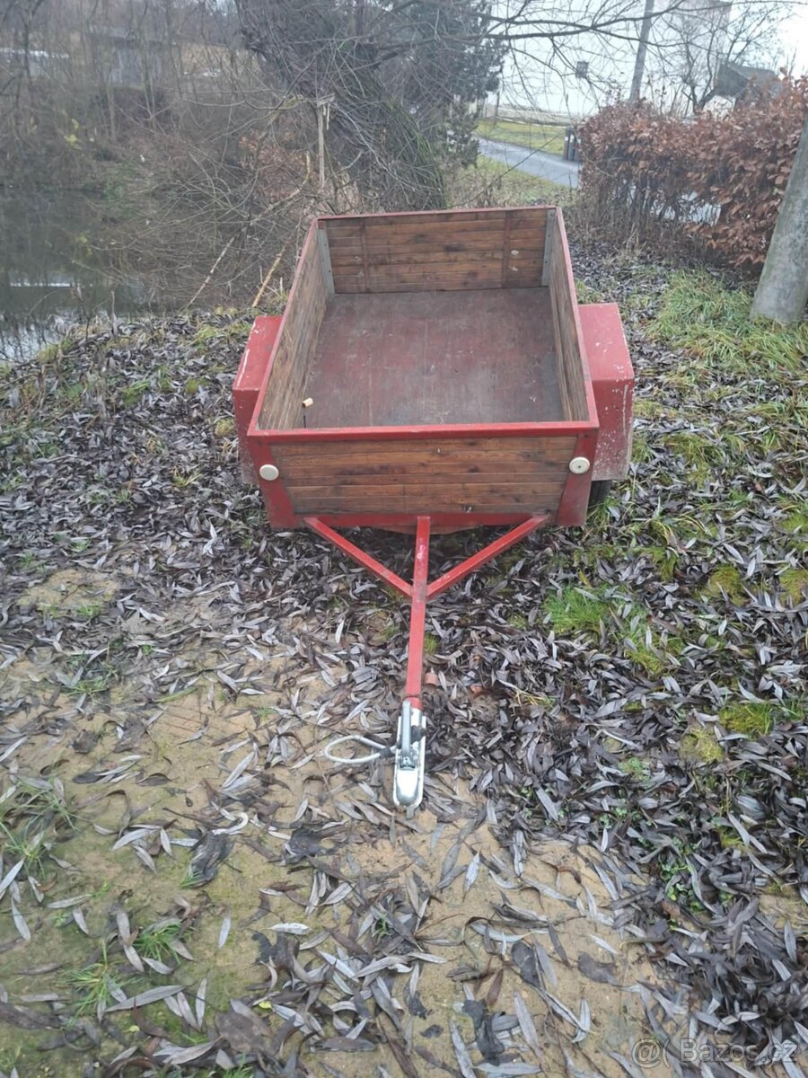 Přívěsný vozík