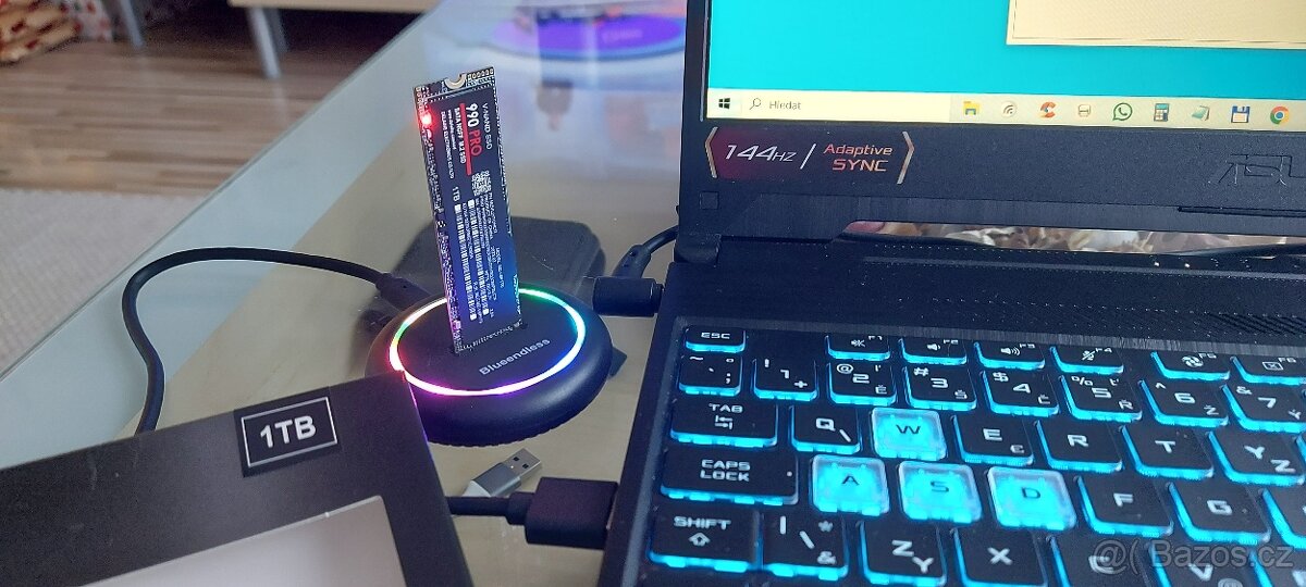 SDokovací stanice pro SSD M.2 PCIE/NVMe,M.2 SATA III,nová.