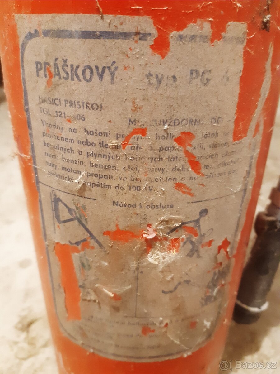 Starý hasicí přístroj