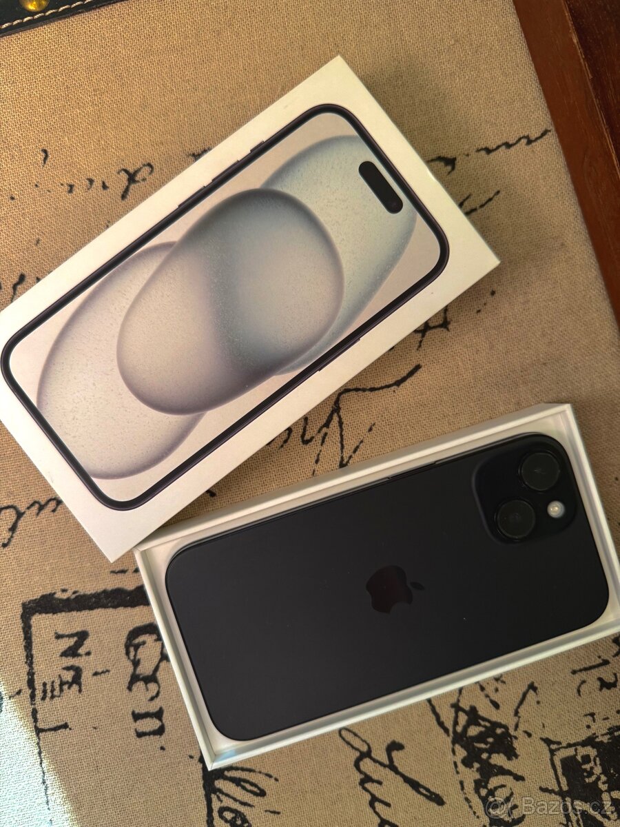 Apple iPhone 15 256gb černý