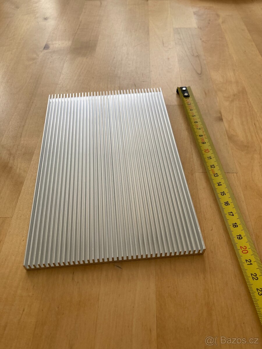 Hliníkový chladič 200x127x8mm