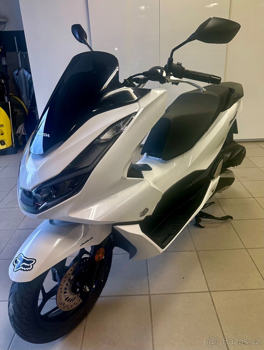 Honda PCX 125 r.v. 2024 - 1500km