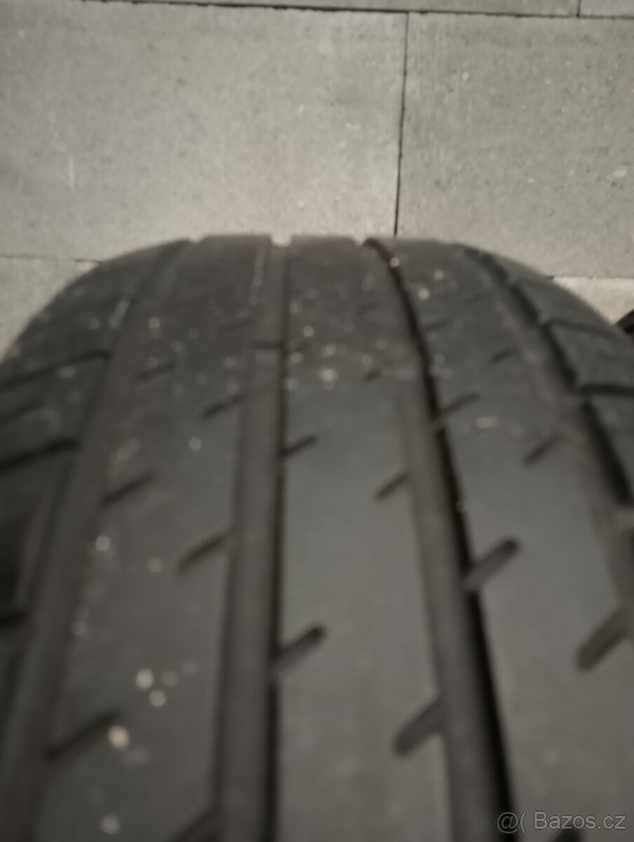 PNEU 225/55R16