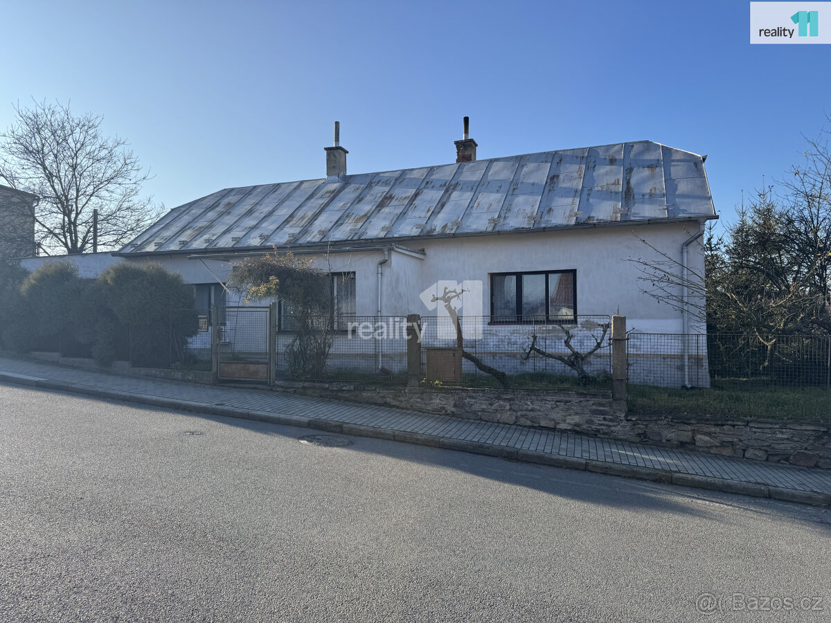 Prodej rodinného domu, 3+1, garáž, dílna, pozemek 1074m2, ul