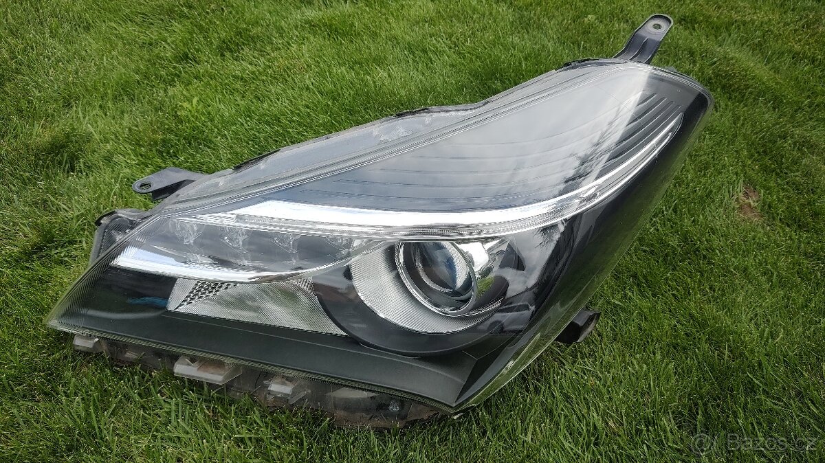Toyota Yaris III 2014-2017, lave predne svetlo z den. sviet.