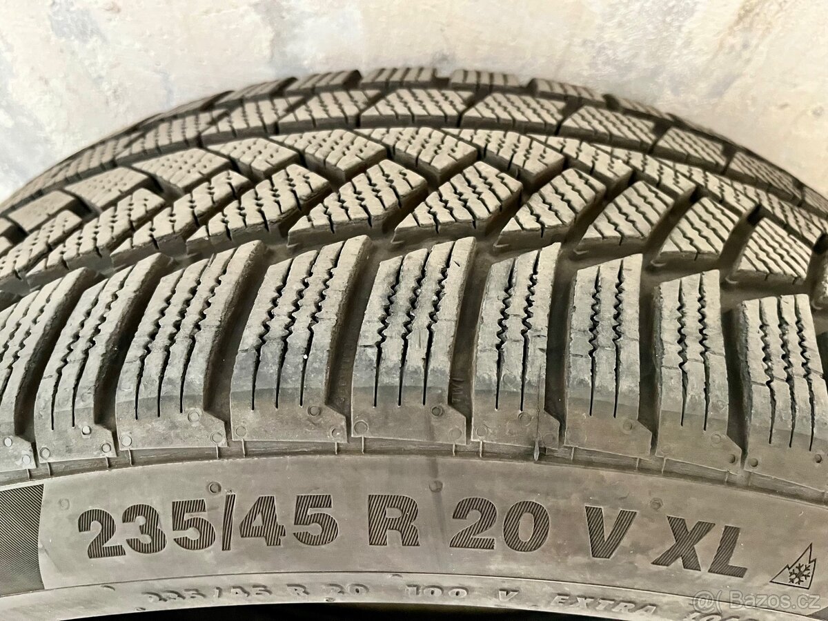 Zimní pneumatiky Continental 235/45 R20