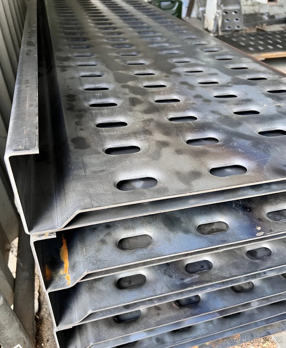 PANEL LOHR "L" 2.5M X 0.52M NOVÉ