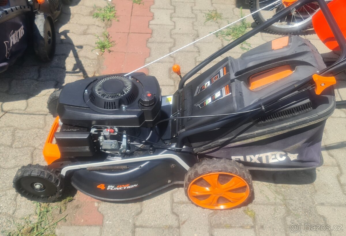 BENZÍNOVÁ SEKAČKA S POJEZDEM FUXTEC