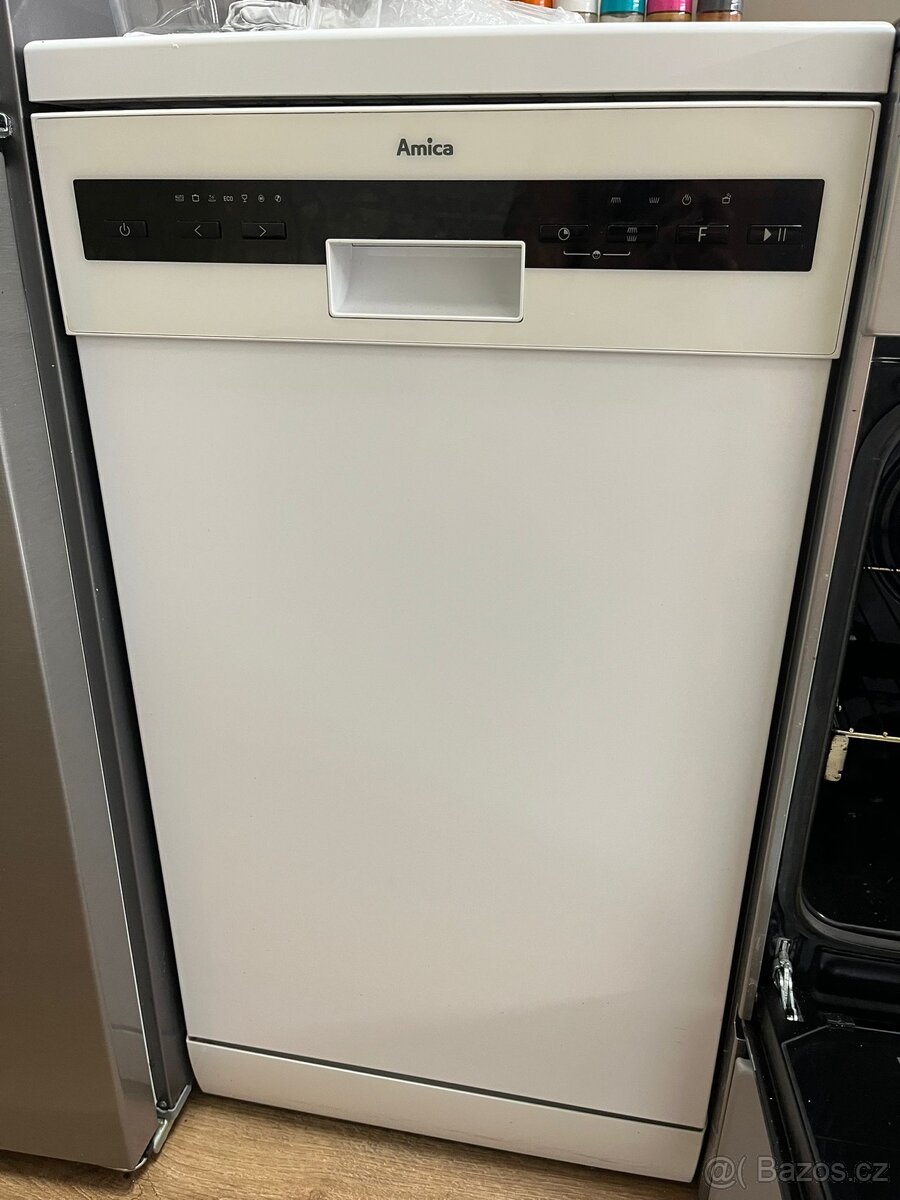 Myčka nádobí 45cm Amica MV 447 ADW