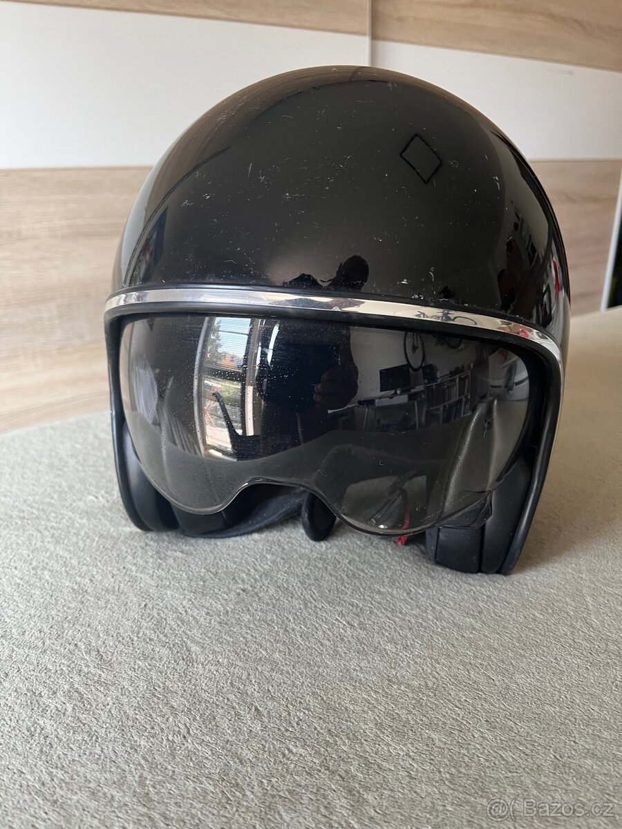 Helma na motorku a na skútr