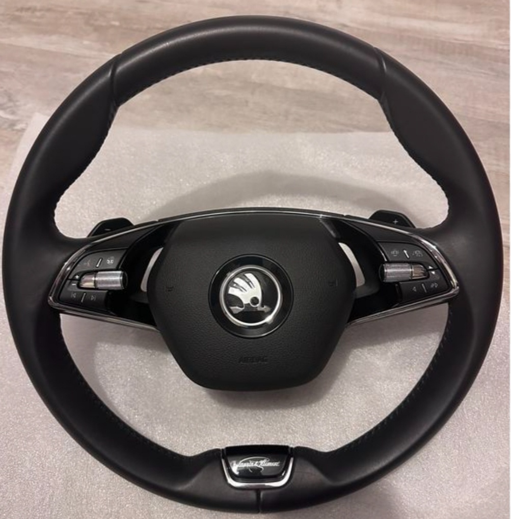 Nový volant Škoda Octavia 4 Laurin Klement s origo airbagem