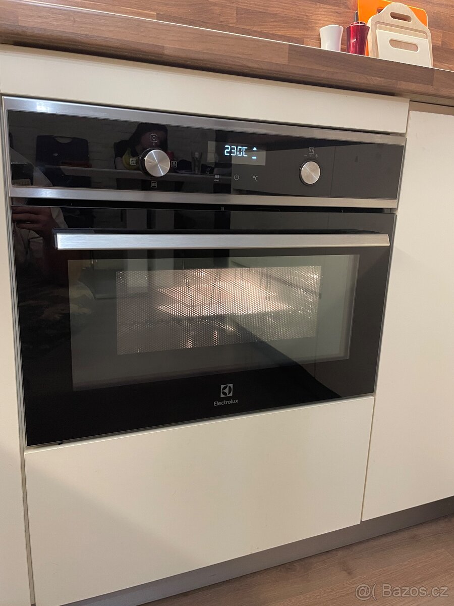 Electrolux vestavná mikrovlnná trouba 600 FLEX Quick&Grill