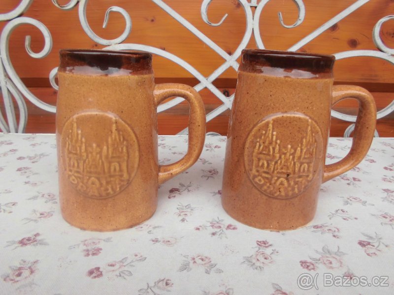 Porcelánové pivní půllitry Praha