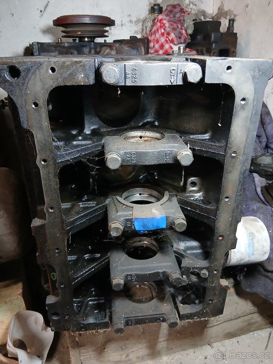 Ford Transit 2.5 DI motor - diely