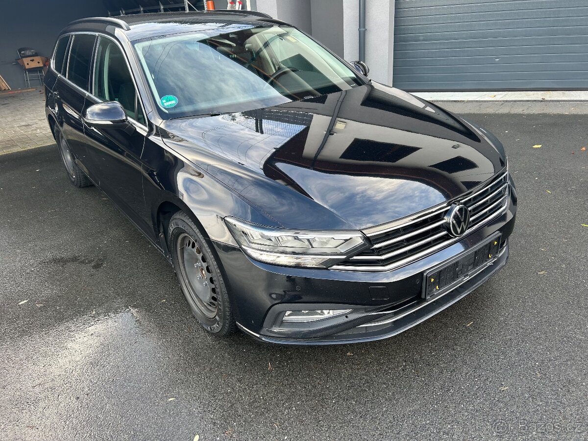 Volkswagenů Passat 2022 r 110 kW dsg 18200 km