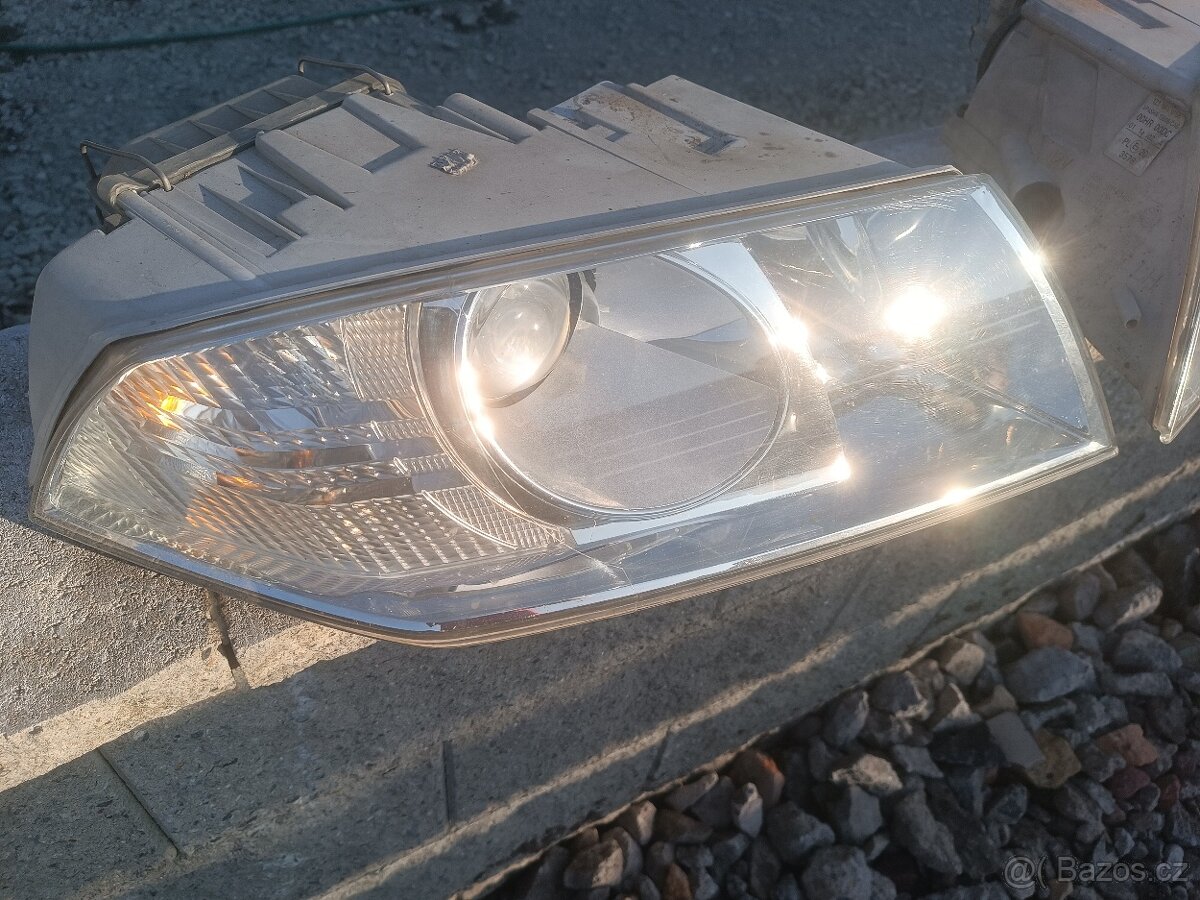 Světla, světlo, xenon, xenony Škoda Octavia 2