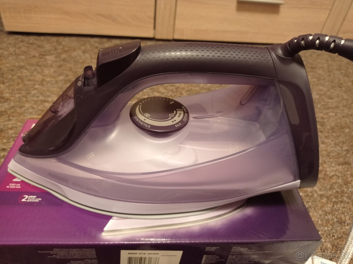 Napařovací žehlička Philips DST6009/30 (nová)