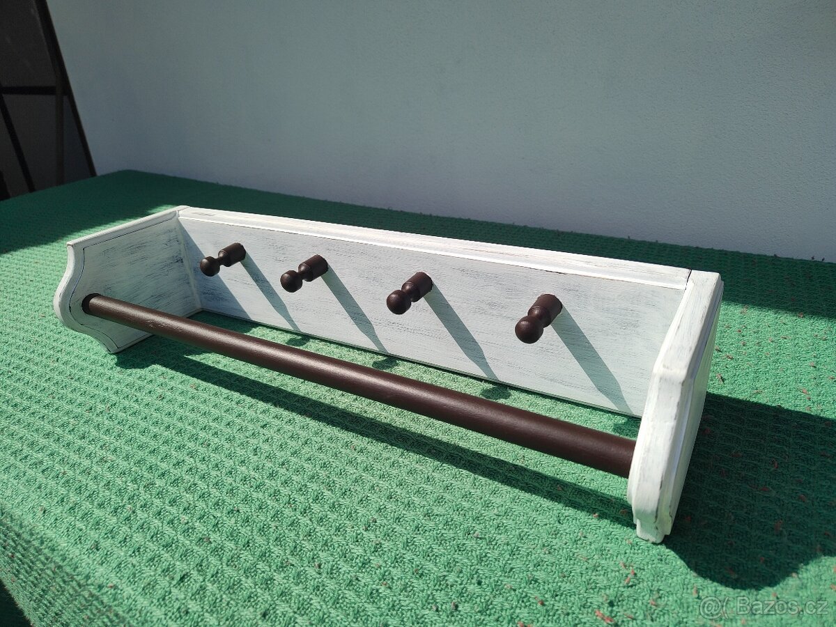 Retro vintage věšák (patina)