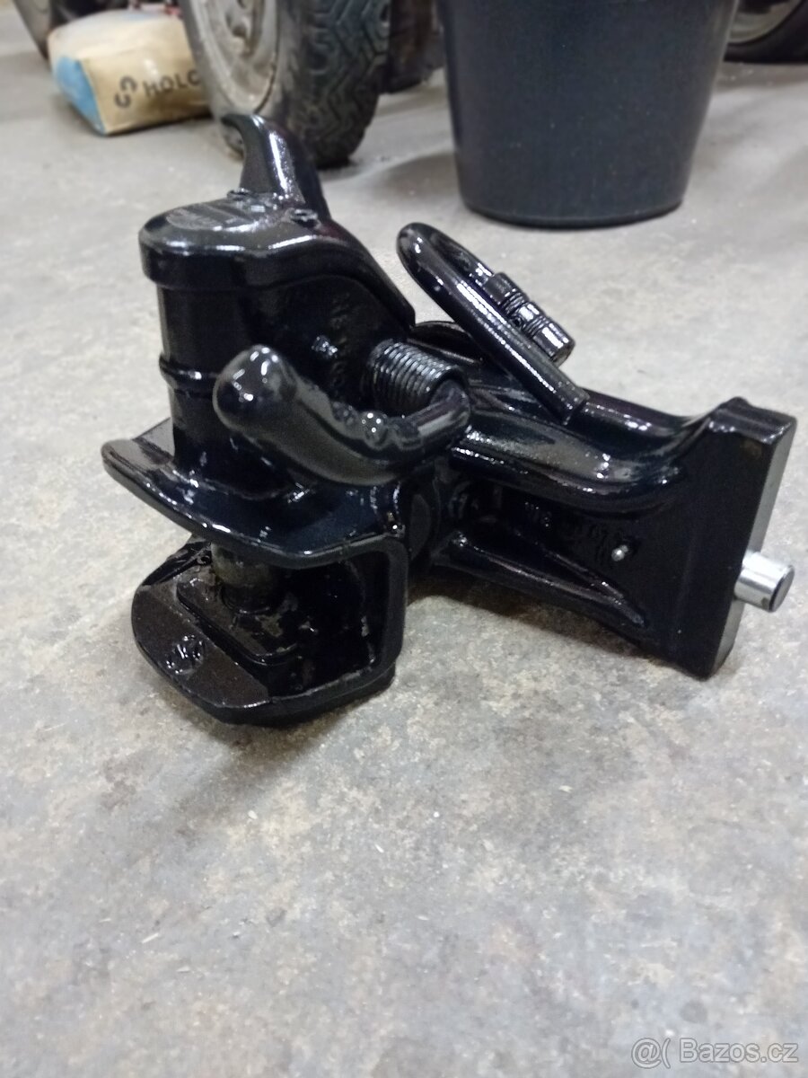 Automatický závěs