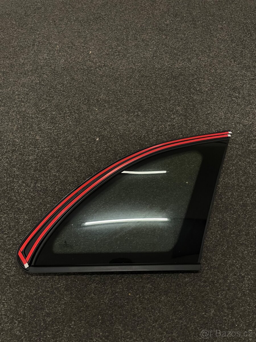 Zadní pravé okno škoda Fabia 1