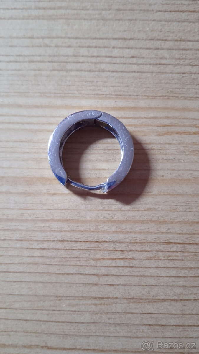 Náušnice a piercingy z chirurgické oceli