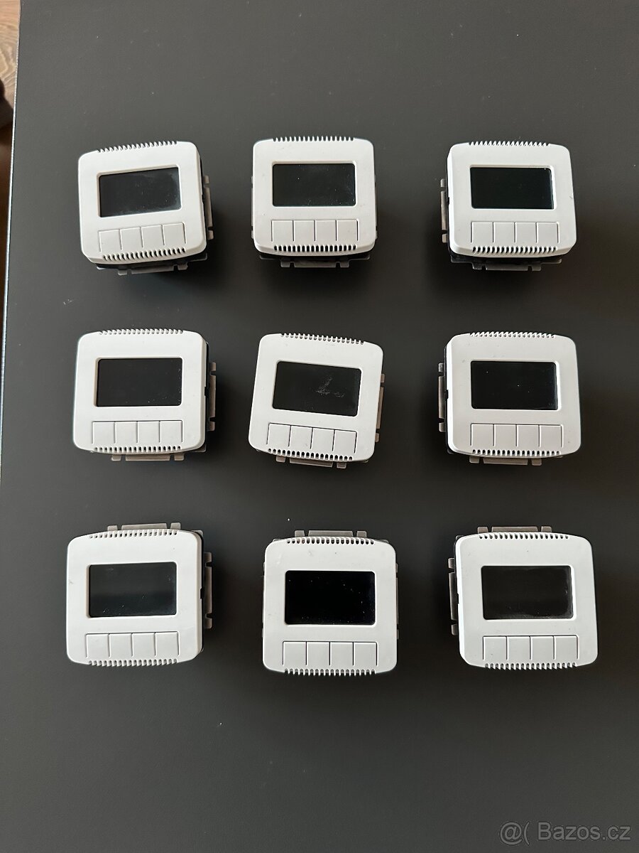 Termostat univerzální programovatelný 3292A-A10301 B